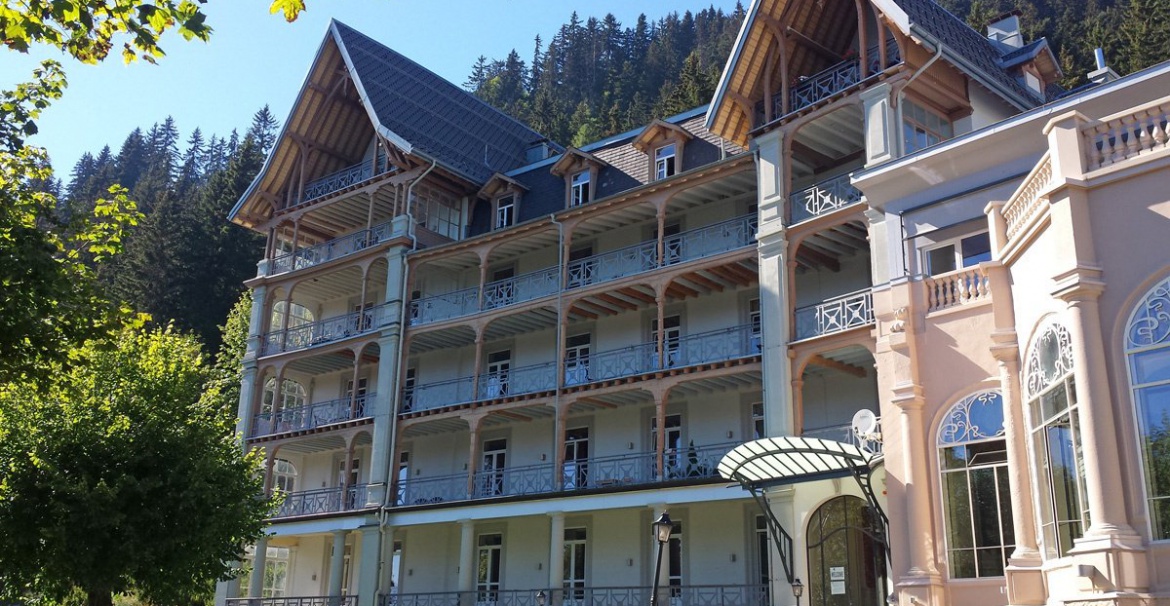 Программа и расписание в Leysin American School